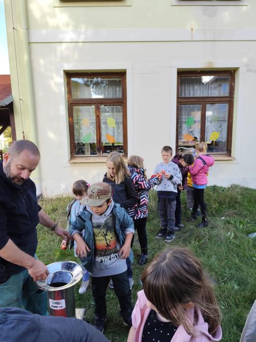 Moštování ve školní družině 