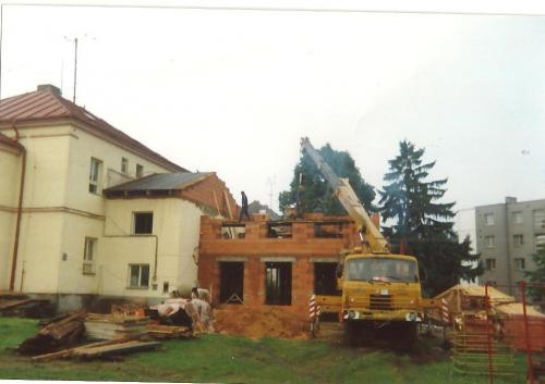 přístavba v&nbsp;roce 1995
